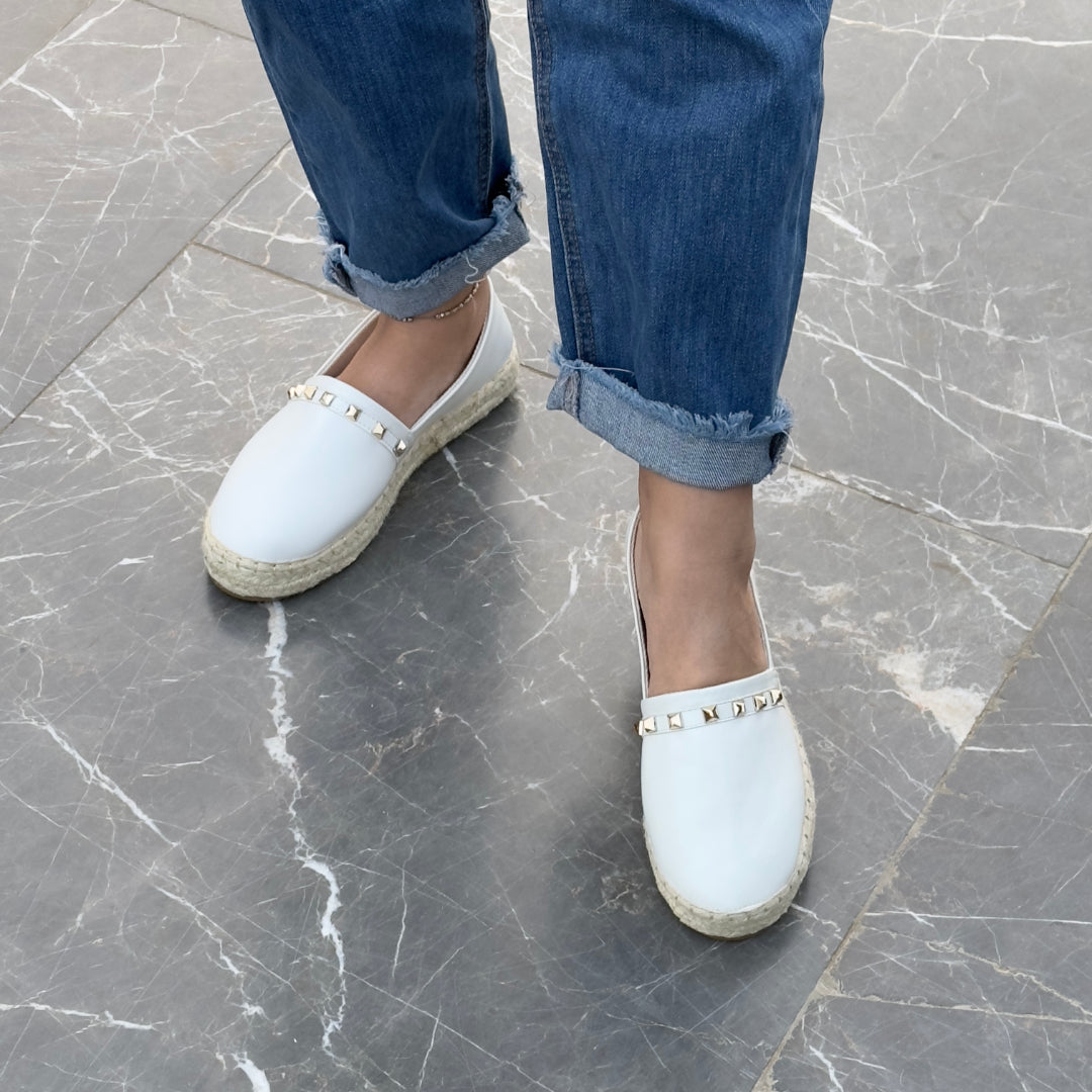 Elan White-Slipons