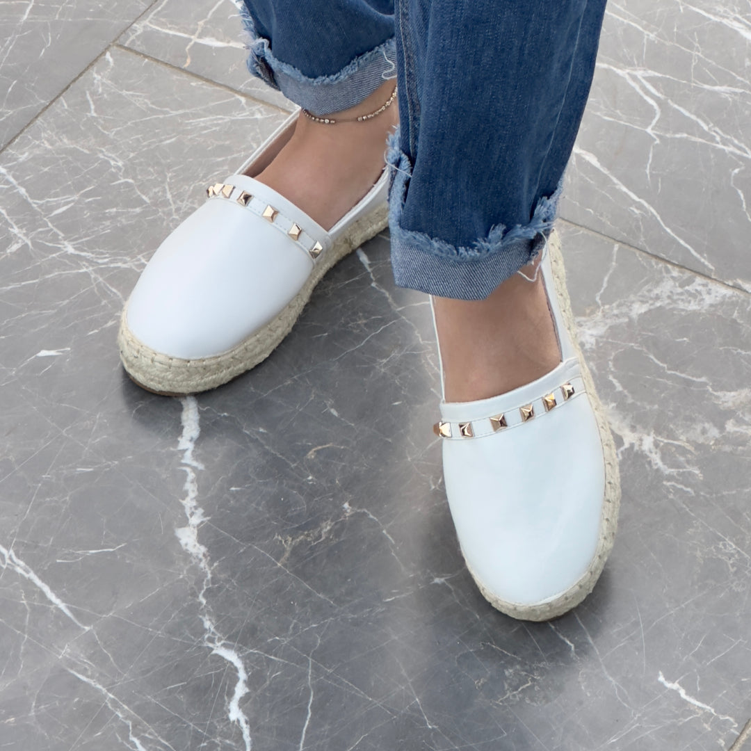 Elan White-Slipons