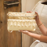 Glamour fringe clutch